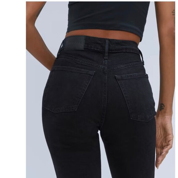 Everlane | The Original Cheeky® Jean - Picture 4 of 12